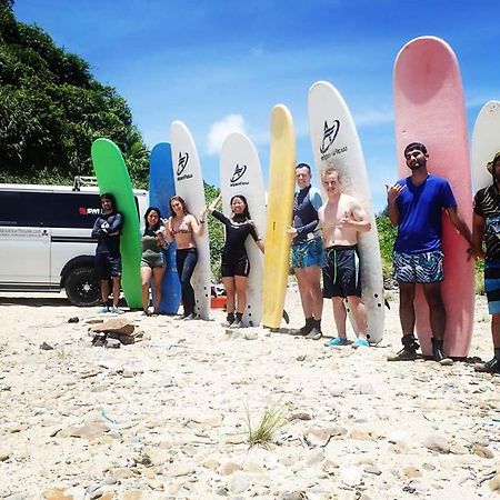 Tropical Surf House Okinawa Onna Exterior foto