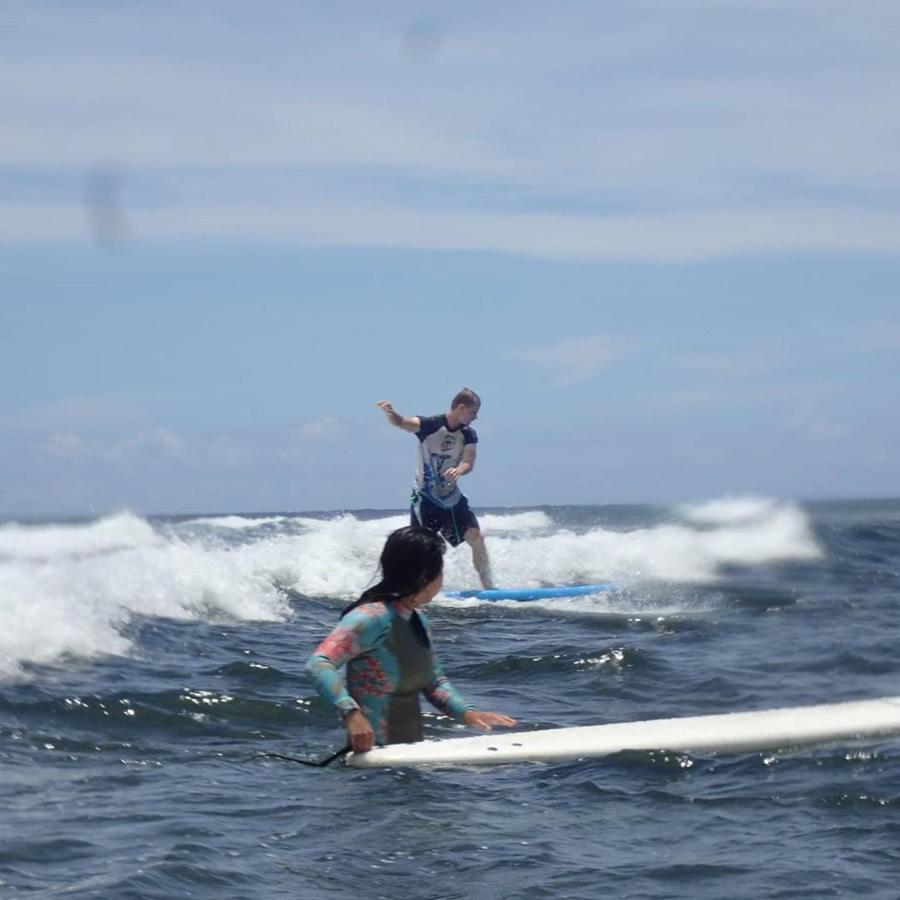 Tropical Surf House Okinawa Onna Exterior foto