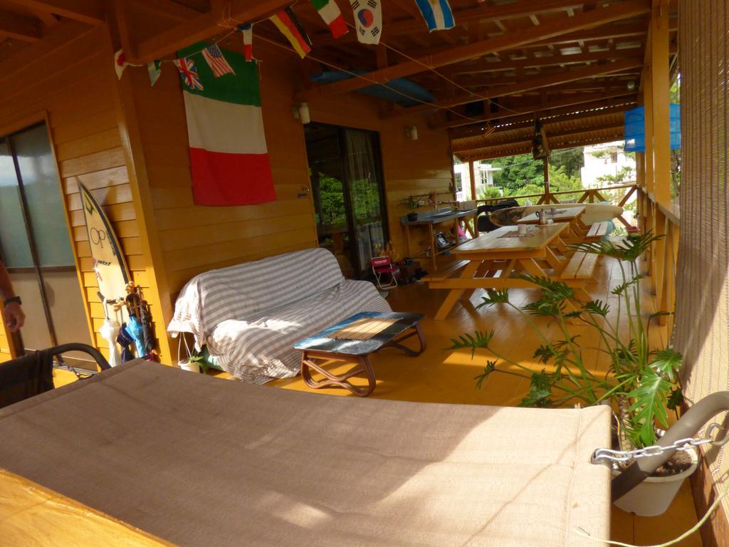 Tropical Surf House Okinawa Onna Exterior foto
