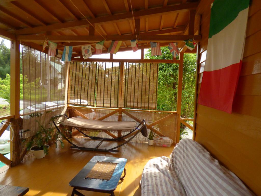 Tropical Surf House Okinawa Onna Exterior foto