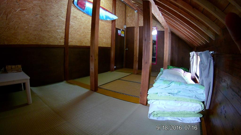 Tropical Surf House Okinawa Onna Exterior foto