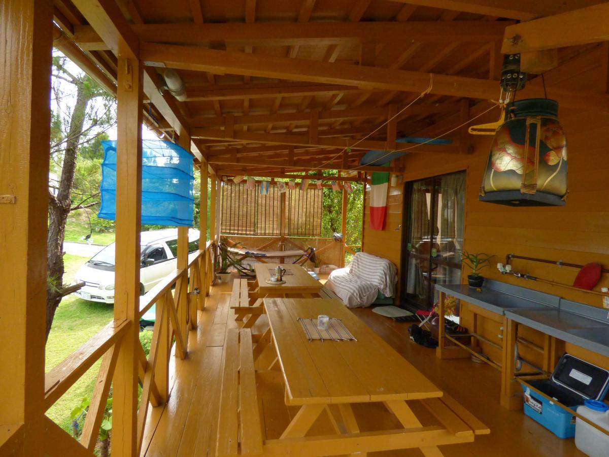 Tropical Surf House Okinawa Onna Exterior foto